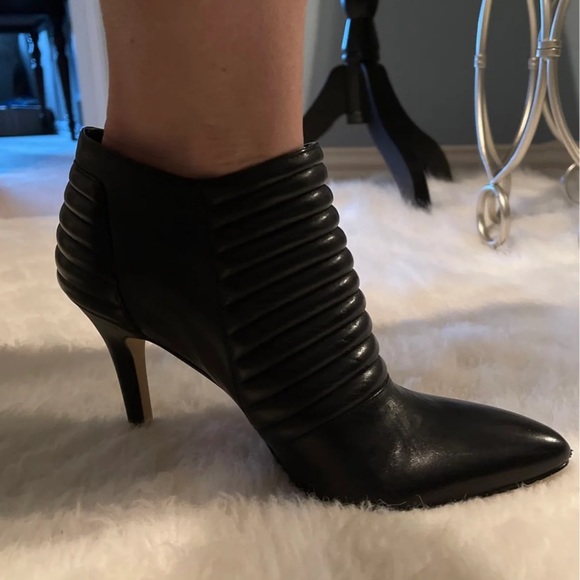*SOLD* GORGEOUS! Black Leather Booties 8 1/2 - Picture 11 of 11